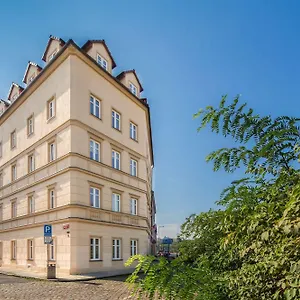 Le Petit 3* Прага
